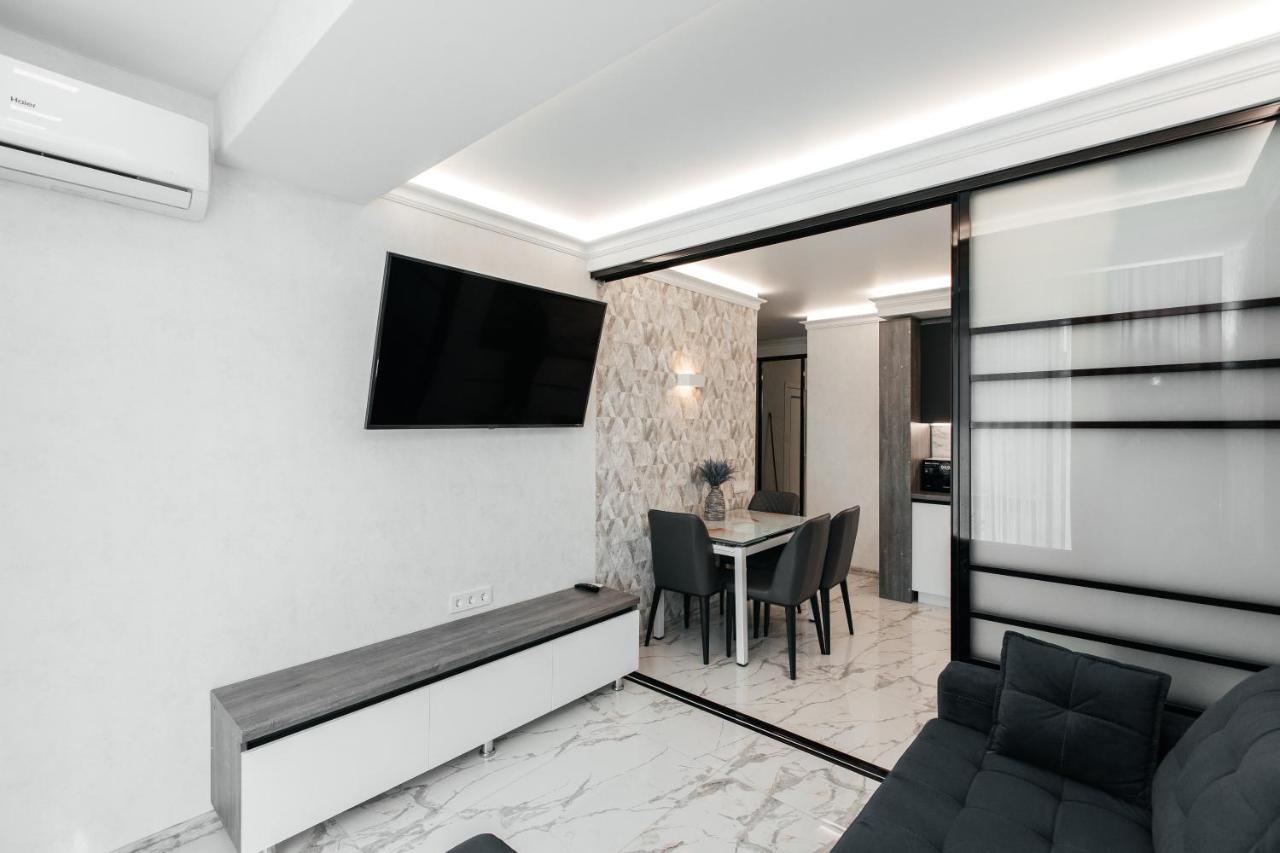 Main Street Sky House Apartments Chişinău Esterno foto