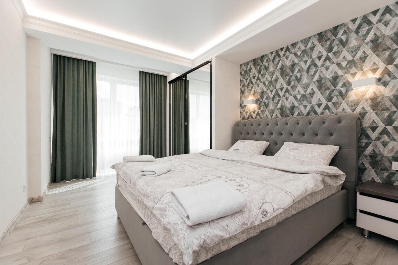 Main Street Sky House Apartments Chişinău Esterno foto