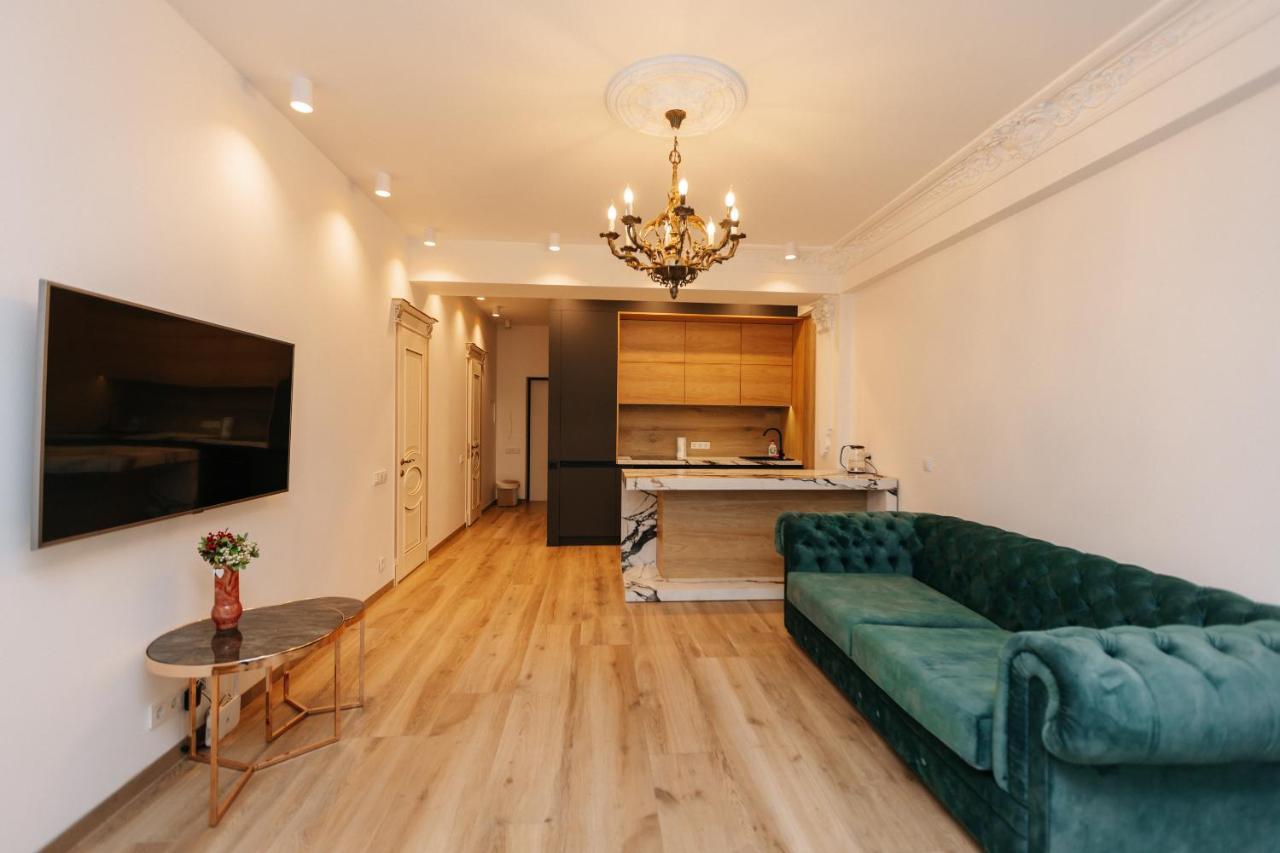 Main Street Sky House Apartments Chişinău Esterno foto