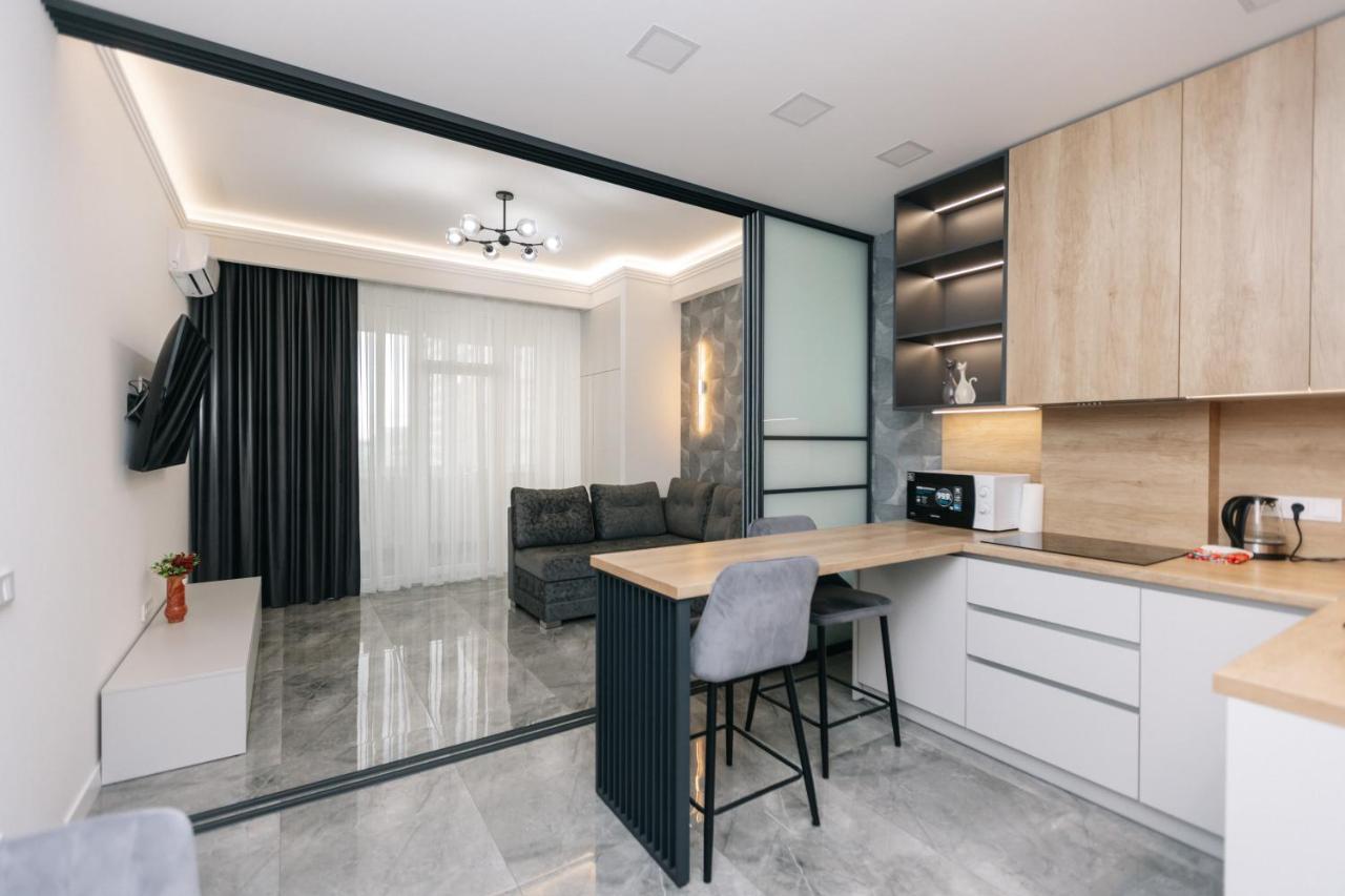 Main Street Sky House Apartments Chişinău Esterno foto