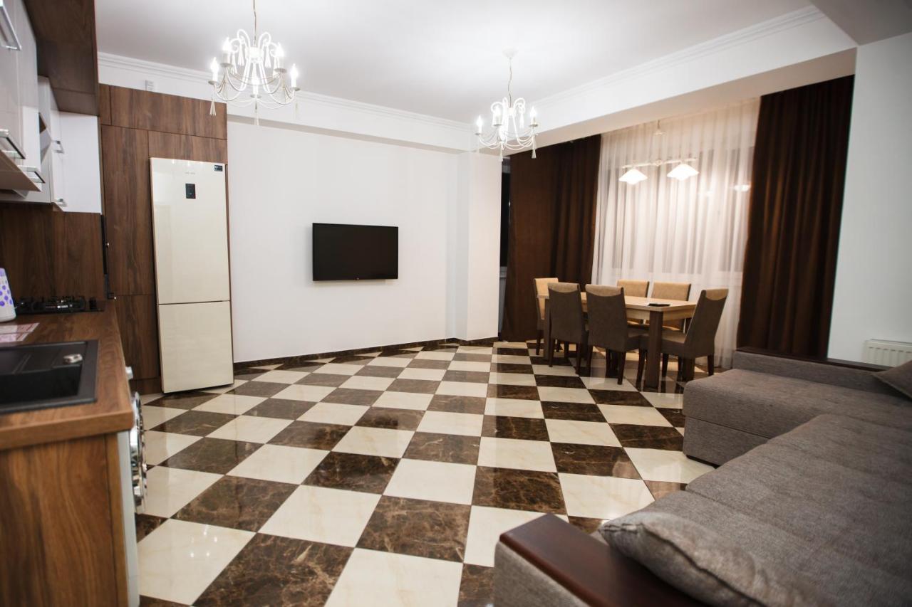 Main Street Sky House Apartments Chişinău Esterno foto