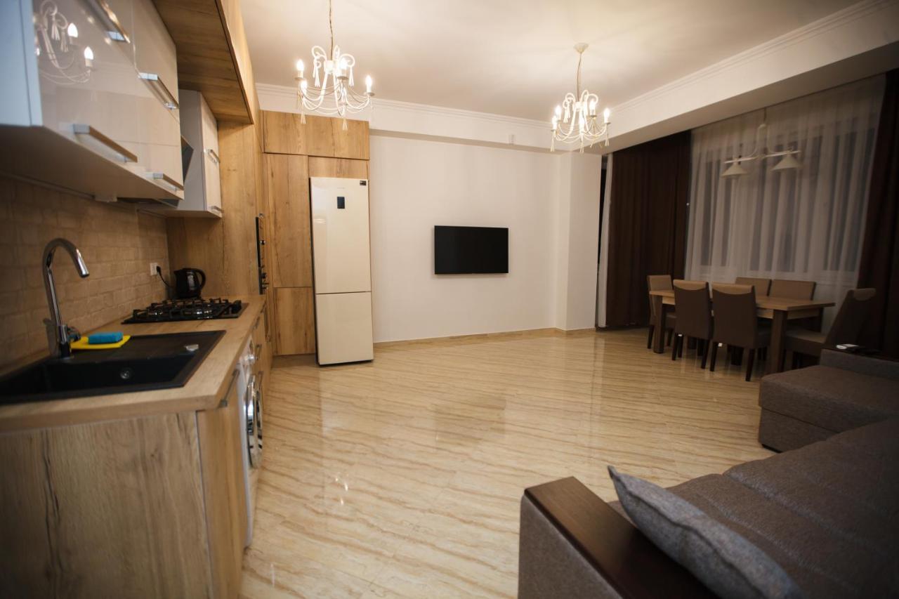 Main Street Sky House Apartments Chişinău Esterno foto
