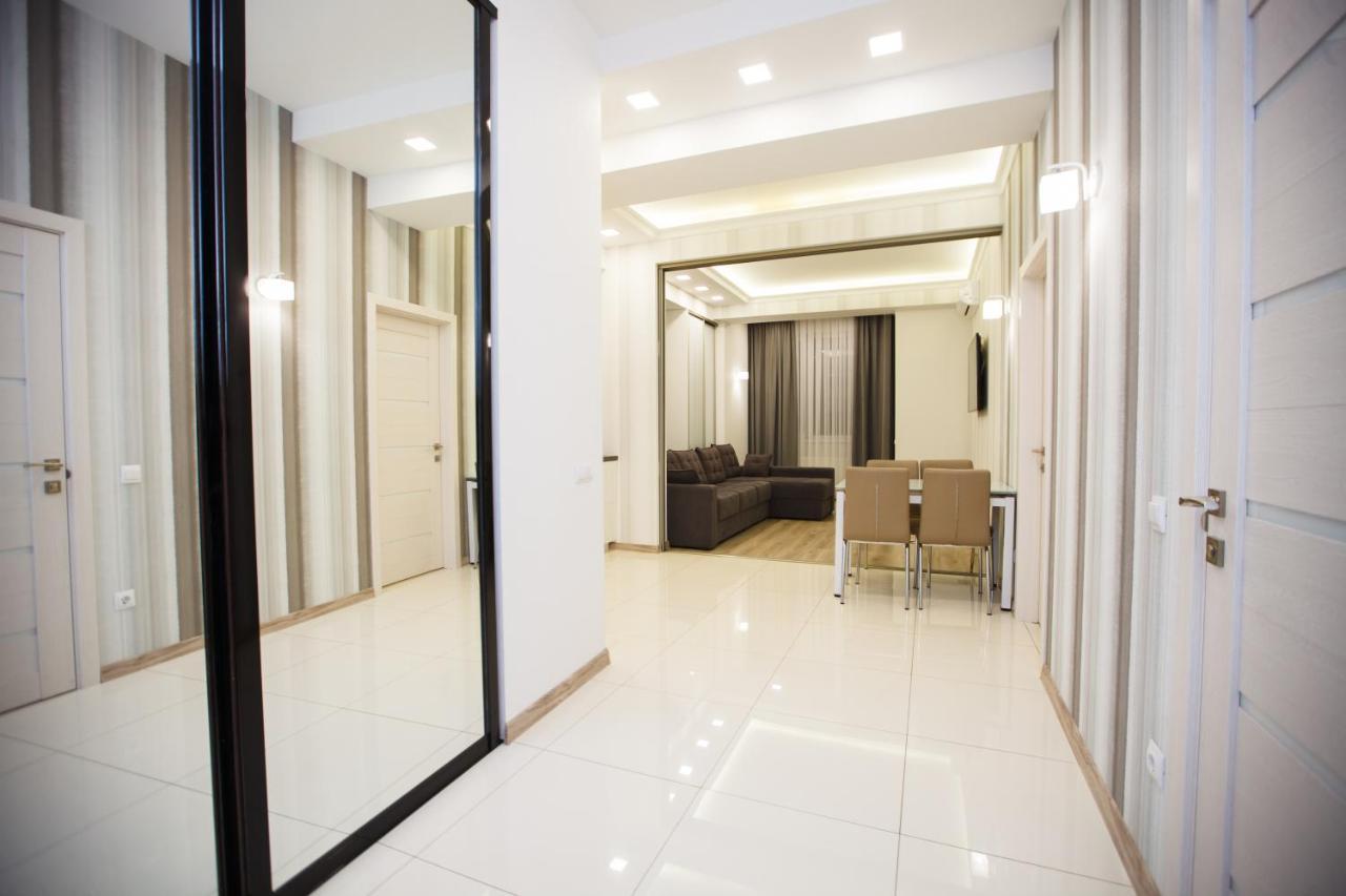Main Street Sky House Apartments Chişinău Esterno foto